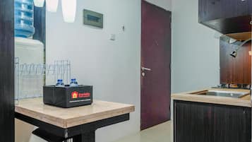 Room | Private kitchen | Fridge, stovetop, cookware/dishes/utensils