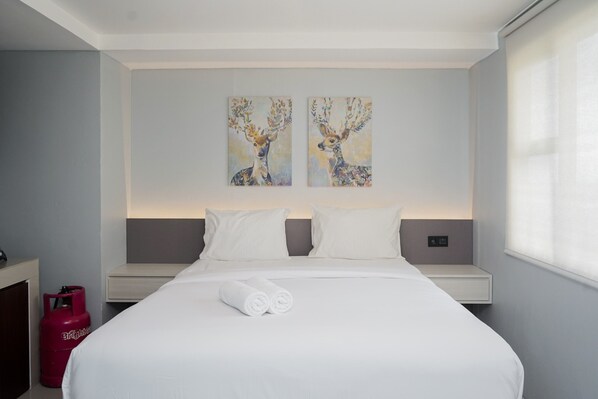 1 bedroom, free WiFi, bed sheets - Brand New And Comfy Studio Baileys Apartment (South Tangerang)