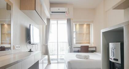 Comfort And Minimalist Studio At Parkland Avenue Apartment