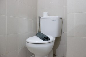 Bathroom - Comfy & Scenic Studio Apartment At Parahyangan Residence Near Unpar (Bandung)
