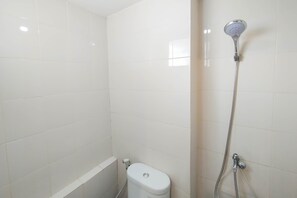Bathroom - Nice And Cozy Studio At Bassura City Apartment (Jakarta)