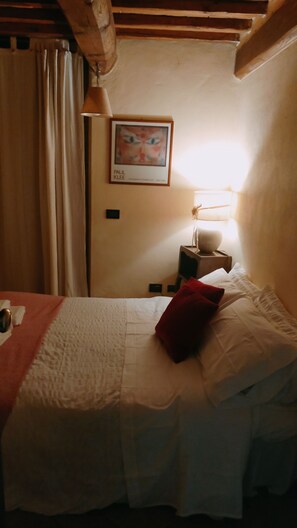 1 camera, Wi-Fi