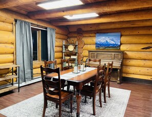 Dining - 2,500 sqft Log Lodge — a retreat between Denali and Fairbanks (Nenana)