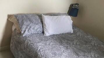 1 slaapkamer, reisbedje