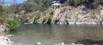 Villa with private staircase feet in the water Solenzara area