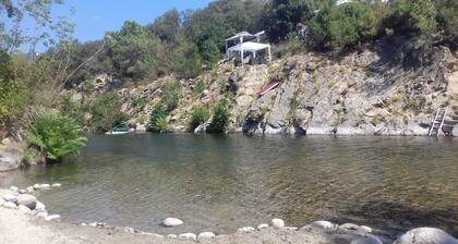 Villa with private staircase feet in the water Solenzara area