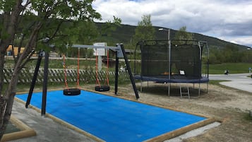 Area giochi per bambini (all'aperto)