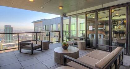 Self Check-In-Washer-Dryer-4KSmart TV-King Bed-Gym