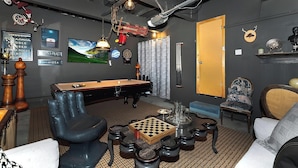 Spielezimmer