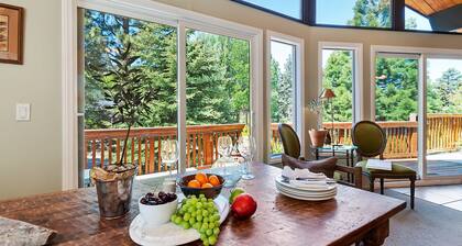 Chalet Onyx by Destination Big Bear : Wonderful Moonridge Location! Mountain Views! Hot Tub! Pool Table!