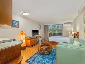 1 bedroom, iron/ironing board, WiFi - Waikīkī Studio w/Kitchenette - Bamboo Waikīkī Hotel #208 (Honolulu)