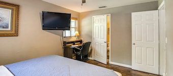 McGarity Lakehouse: Disney & Universal Day Trip