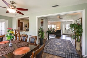 Interior - McGarity Lakehouse: Disney & Universal Day Trip (Deltona)