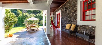 Cottage House with A/C – Big Garden - FREE Wood