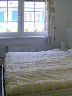 2 室のベッドルーム、旅行用ベビーベッド、WiFi (無料)