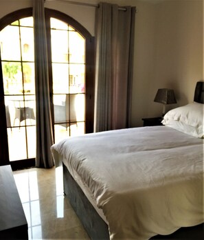 3 habitaciones, tabla de planchar con plancha y wifi gratis 