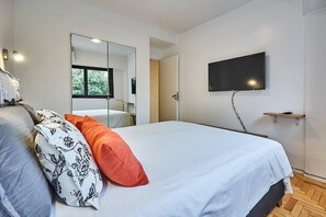 3 habitaciones, escritorio, tabla de planchar con plancha y wifi gratis 