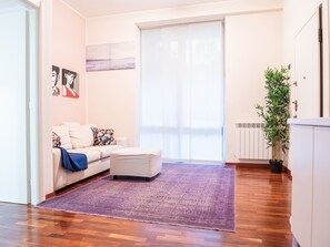 24-Zoll-Flachbildfernseher mit Digitalempfang, Fernseher