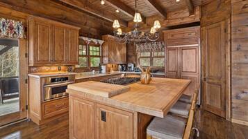 KĂŒhlschrank, Mikrowelle, Ofen, Herdplatte