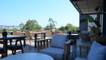 Breakfast and dinner served, garden views