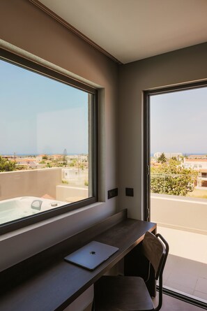 Suite Deluxe, banyera d'hidromassatge, vistes a la platja | Interior