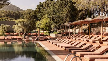 Outdoor pool, open 8:00 AM to 9:00 PM, pool umbrellas, pool loungers