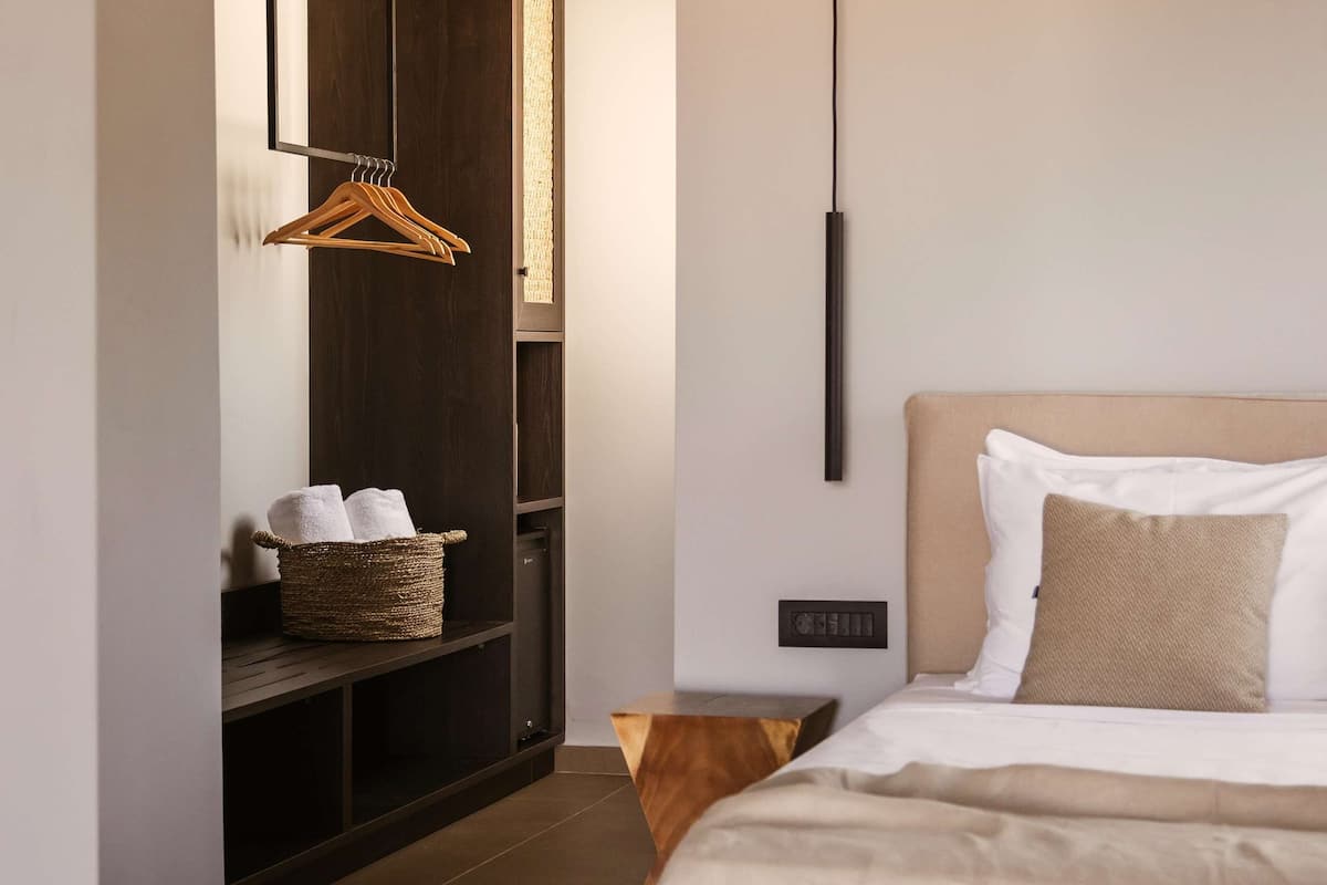1 bedroom, in-room safe, desk, laptop workspace