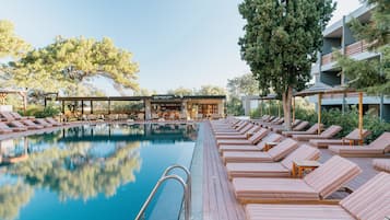 Outdoor pool, open 8:00 AM to 9:00 PM, pool umbrellas, pool loungers