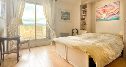 Beautiful Villa 8 guests - Pool Access in Mandelieu