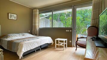 3 makuuhuonetta, silitysrauta/-lauta, Wi-Fi, vuodevaatteet