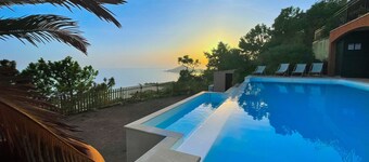 Family villa with Unique Sea view for 11people
