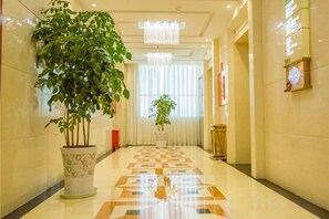 Unclassified image, 2 of 31, button - Hengzhong Yuanquan Hotel (Midu)