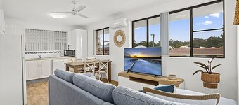 Blue Gem, situated perfectly within a quiet street it is with only a short stroll to Sawtell Village