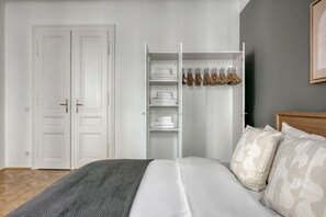 2 slaapkamers, een strijkplank/strijkijzer, wifi, beddengoed