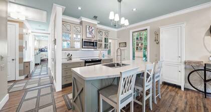 Captain’s Cove Lake Cottage with Dock, Pool, & Game Room