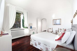 6 chambres, fer et planche à repasser, Wi-Fi gratuit, draps fournis