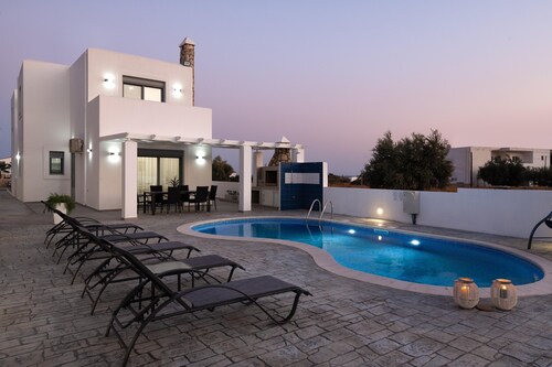Villa Dama Dama with Private Pool