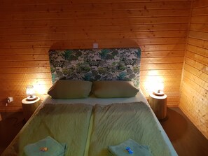 2 makuuhuonetta, silitysrauta/-lauta, vauvan matkasänky, ilmainen Wi-Fi
