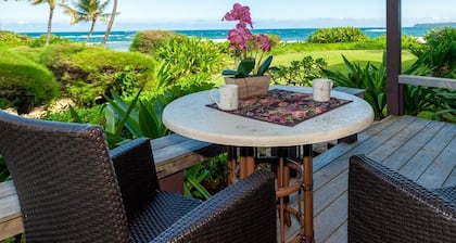 Private and Romantic Seaside Retreat - Just Twelve Steps to the Beach!