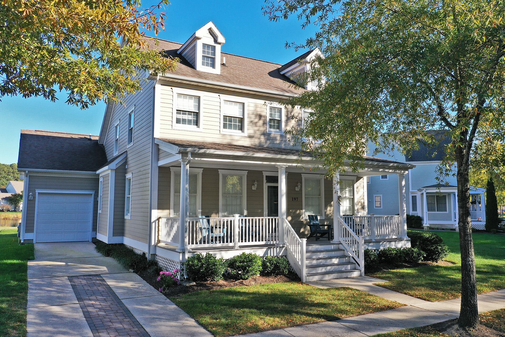 Sleeps 12 - Luxurious 5 Bedroom Home in an amenity rich Bear Trap Dunes Golf Community! Beach Shuttle, 2 Outdoor Pools, 1 Indoor Pool, Fitness Center, Tennis, Wifi!