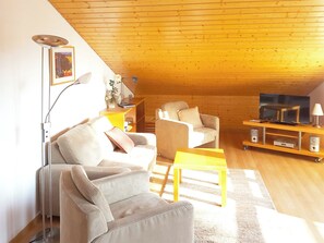 TV, stereo - Quietly situated apartment for max. 4 persons, balcony, garden, WLAN, washing machine (Prerow)