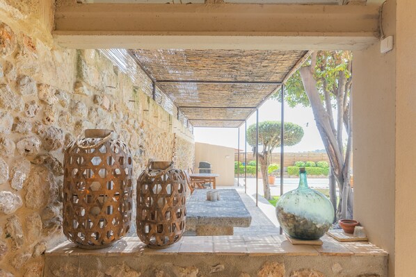 Terrace/patio - MajorcanTownhouse in caimari With Private Little Garden, Terrace And Pool (Caimari)