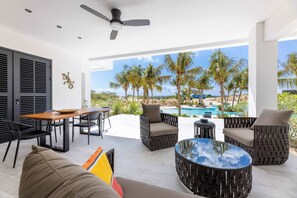 Outdoor dining - Blue Bay | The Reef | Terrace (Sint Michiel)