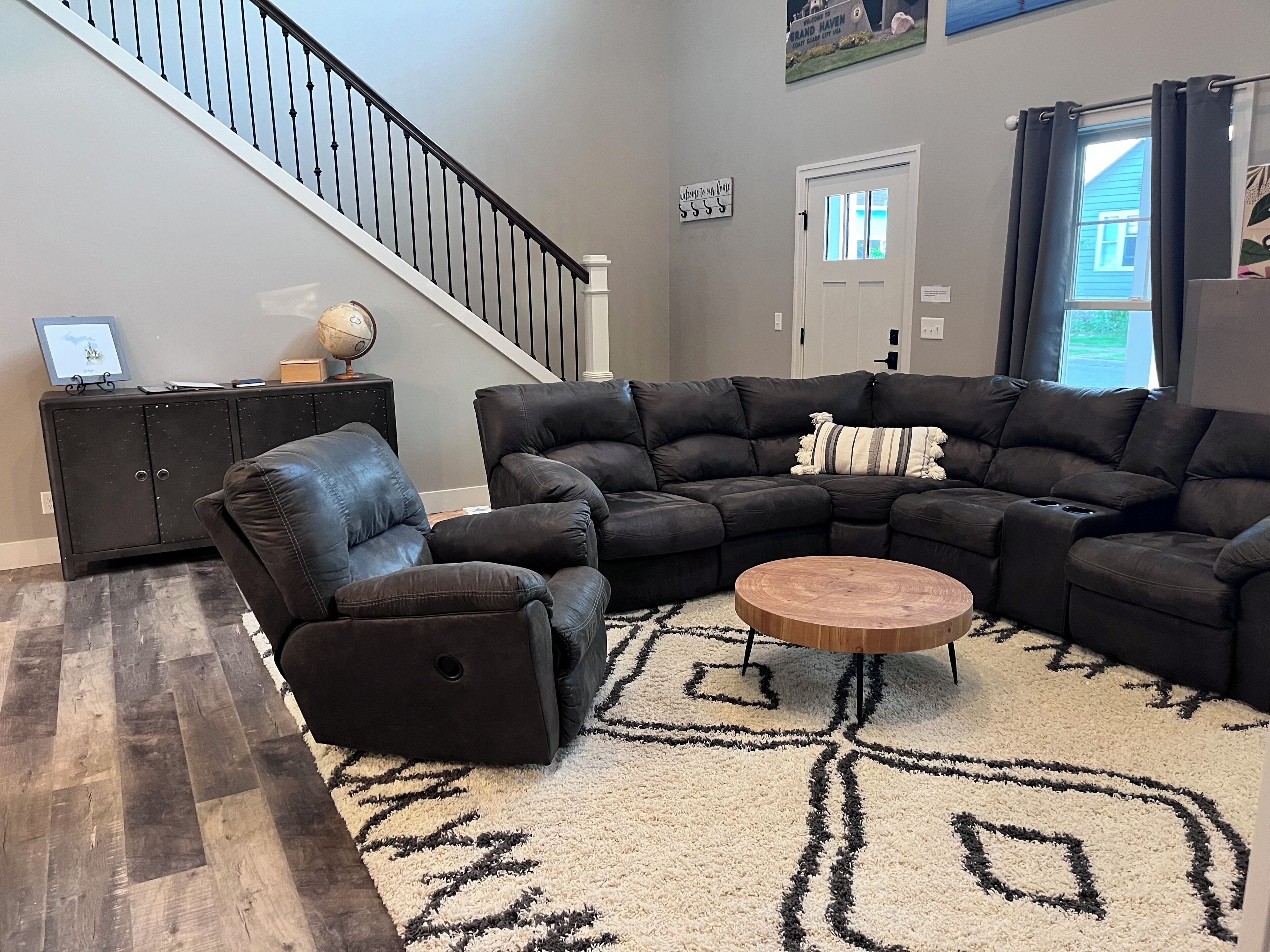 Téléviseur connecté, livres, imprimante