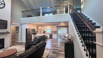 Téléviseur connecté, livres, imprimante