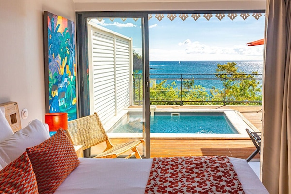 Suite, vue mer, grand bassin privé, terrasse privée | 1 yatak odası, ücretsiz minibar ürünleri, odada kasa, güneşlik/perde