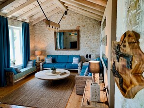 Smart TV, DVD player, ping pong, books - Sinium Luxury Villa II, stunning Sea View 4 Bedroom villa at Sinies, Corfu (Sinies, Kassopeon)