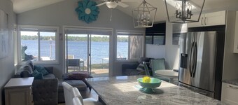 Beautifully Remodeled Cottage on Otsego Lake!  Amazing Sunsets!! 2 Kayaks!