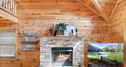 Neighborhood River Access-Pet Friendly-10 mins to Campbell Folk School/Casino