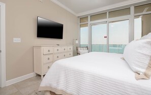 3 室のベッドルーム、アイロン / アイロン台、WiFi (無料)、ベッドシーツ